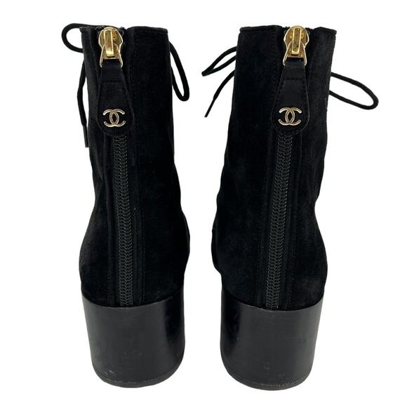 Chanel 2019 Interlocking CC Logo Suede Lace-Up Boots - Picture 10 of 16